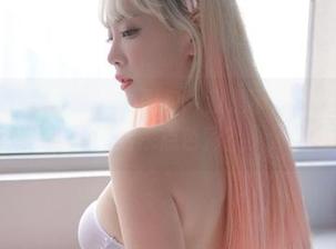 下载Dami(퀸다미)女仆图包：我是不是该考虑给我的生活添点色彩？