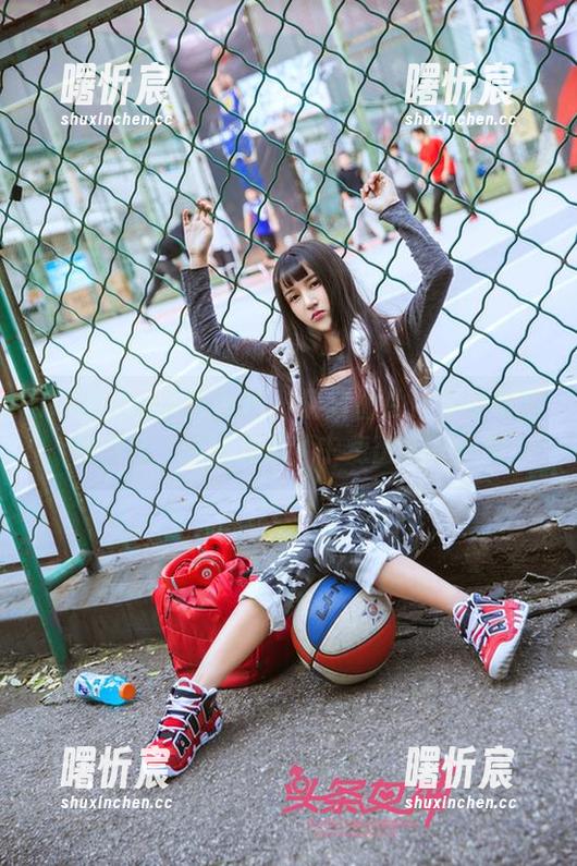 TouTiao头条女神 - 最新图片:莫晓希连衣裙秀,仿佛是从梦中走出来的仙女 TouTiao头条女神 - 最新图片:莫晓希连衣裙秀,仿佛是从梦中走出来的仙女
