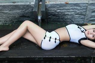 TuiGirl推女郎 – 松果儿修女的写真图册：什么是神圣，什么是调皮