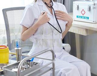 Xiuren秀人网 – 小泡芙winna夏天写真：这明亮的色彩简直让人晕头转向！