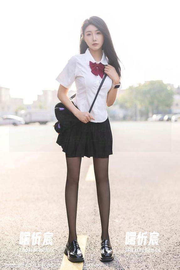 Xiuren秀人网 - 是小逗逗的万圣节高清作品：美中带着一丝丝的怪诞！