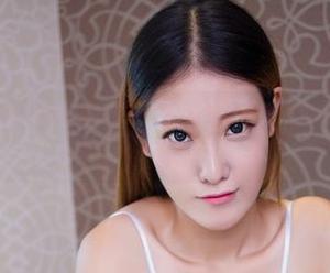 YouWu尤物馆 – 私拍中的艾小青：浴缸里的花洒和我，真是天然去瑕！