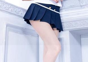 beautyleg – Faye带你走进御姐世界，壁纸上那抹温柔你能忘记吗？