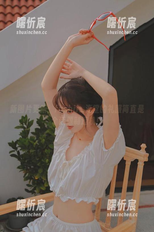 新图片更新:fushii_海堂的礼服简直是个话题制造机! 新图片更新:fushii_海堂的礼服简直是个话题制造机!