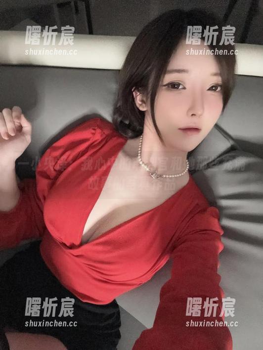 一小央泽：我心中的审判官和她那些充满故事的写真作品