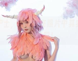 不只是护士，云溪溪在照片中其实是个迷人死神吧！