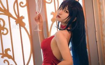 我怀疑伊喵_Master的牛仔裤是个魔法，cos图片好得让人想买一条！