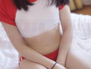 兔玩映画的高清写真，白色兔女郎就像是春日里的第一缕阳光，暖暖的，软软的。