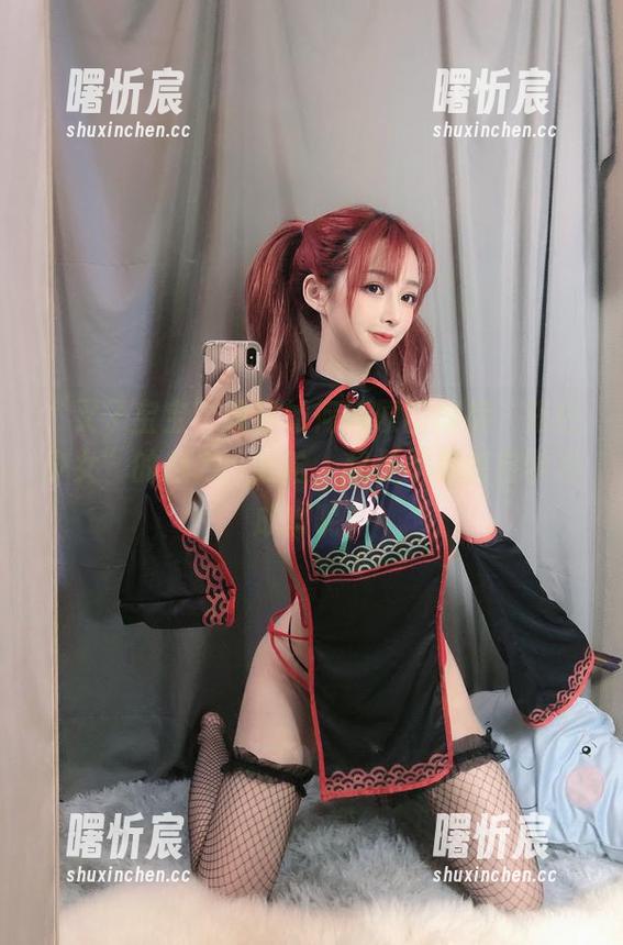 “叉子宝宝”教你如何用原图捕捉“蓝白少女”的魅力，哈哈，我是不是暗自学习成功呢？