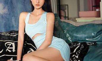 嗲囡囡 – 周于希户外写真合集，草地上日常小调皮，满满的好心情！
