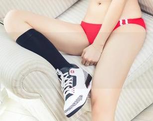头条女神 – 写真与逝水流年：易阳的时间旅行，照片真能时光倒流吗？