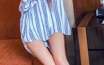 头条女神 – 走进玄子的空姐双人制服，我们的视线在哪里停留？