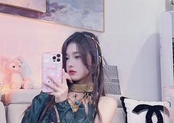 小小奶瓶儿的白开水毛衣定制版图包，能不能比水还清淡？