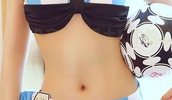 尤蜜荟 – 办公室也要看大奶牛的写真，惊艳到想偷懒！