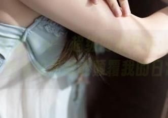 ‘是三不是世w’超级网盘闪存：旗袍写真，轻轻松松就能颠覆我的日常。