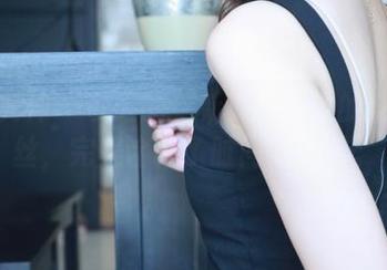 梦丝女神 – 今天的更新：王娇娇的球衣黑丝，完美诠释了时尚与性感。