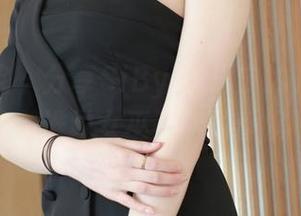 模范学院 – 分享SiByl李思宁的万圣节写真集，谁说女巫不能喝香槟呢？