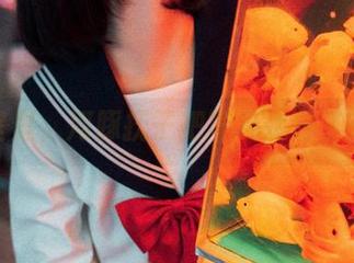 在浴室里，河豚抚子把写真变成了一场梦