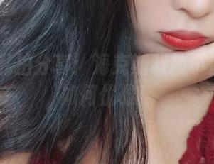 艾玛OL私拍分享：海克斯科技小蛋糕教你如何优雅！