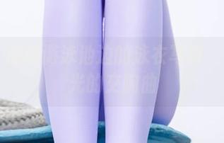 爱丝 – 瑶瑶游泳池边的泳衣写真：水和阳光的交响曲