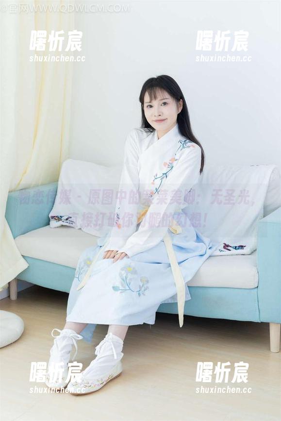 物恋传媒 - 原图中的菜菜美脚:无圣光,直接打破你对腿的幻想! 物恋传媒 - 原图中的菜菜美脚:无圣光,直接打破你对腿的幻想!