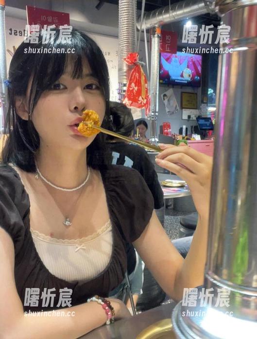眼酱大魔王w最新力作:可爱女孩们的写真来啦!快来看看新更新! 眼酱大魔王w最新力作:可爱女孩们的写真来啦!快来看看新更新!
