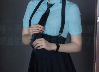 秀人网 – 不说了，白露小猪的美脚写真资源提醒我该去找点开心的事了！