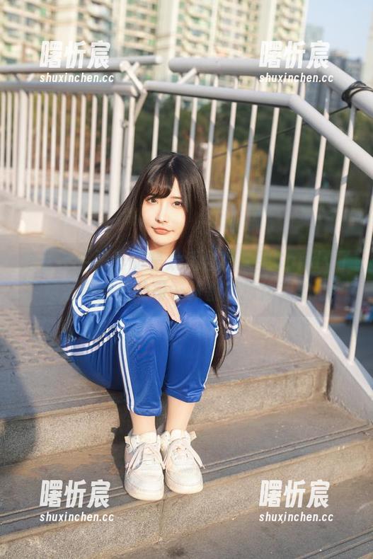 这套水手服真的是太适合糖果果Candy了，精选套图里的每一张都在撩拨我的心！