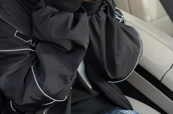 紧急企划 – 樱樱樱可居家写真：高清捕捉她坐着喝茶的优雅，茶杯都为她添了个滤镜。
