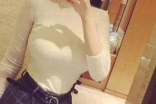 微密圈 – 私拍与时光交织：紫色哒豚豚的早期照片合集，让你缅怀她的“青葱岁月”。