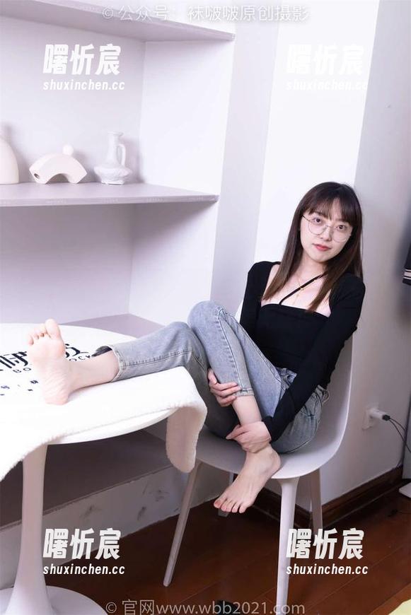 袜啵啵 - 在线写真大阵仗:奶油和她的两双板鞋,搭档完美无缺! 袜啵啵 - 在线写真大阵仗:奶油和她的两双板鞋,搭档完美无缺!