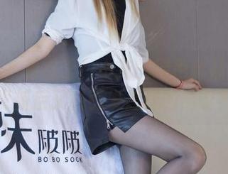 袜啵啵 – 看这里！小沫的绿色丝袜，图片更新后又会引发怎样的热议？