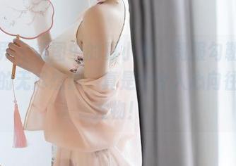 语画界 – 美图中的夏小雅，制服勾勒出无圣光的无尽想象，真是个令人心向往之的尤物！