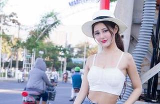 轰趴猫 – 全集呈现！艾小青到底是灰丝女神还是我心中的自以为是？