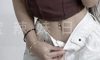 微密圈 – 白衬衫和陈佩奇的作品：这组合，让我都想去上班了！