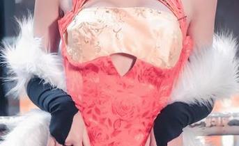 雅祈masaki大凤旗袍的美图，我想给我老爸看看，看看他会不会被我气得想买一百件！