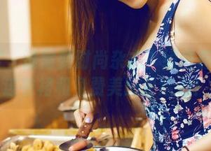青豆客 – 谁需要时尚杂志？绮里嘉Ula的连衣裙和免费美图更给力！