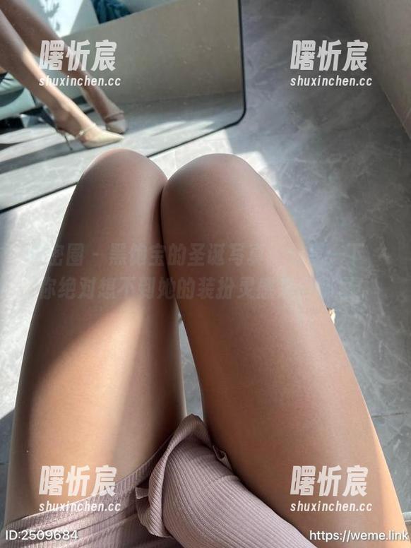 微密圈 - 黑饱宝的圣诞写真:分享一下,你绝对想不到她的装扮灵感来自哪里! 微密圈 - 黑饱宝的圣诞写真:分享一下,你绝对想不到她的装扮灵感来自哪里!